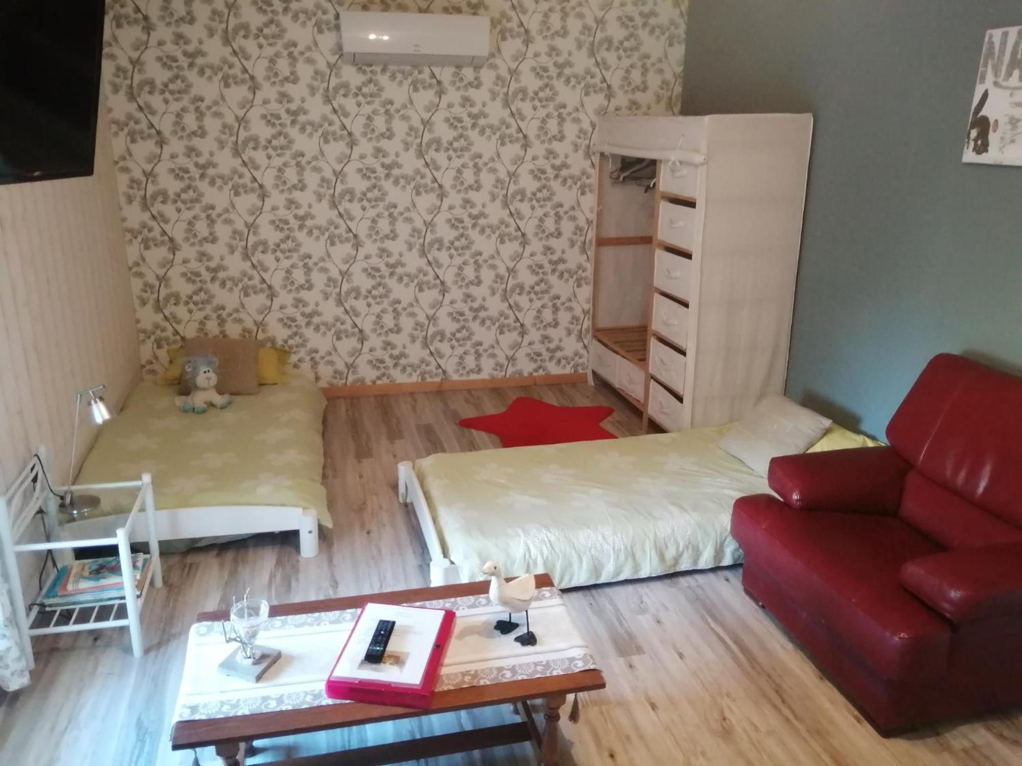 Les Tourterelles Bed & Breakfast Chabournay ภายนอก รูปภาพ
