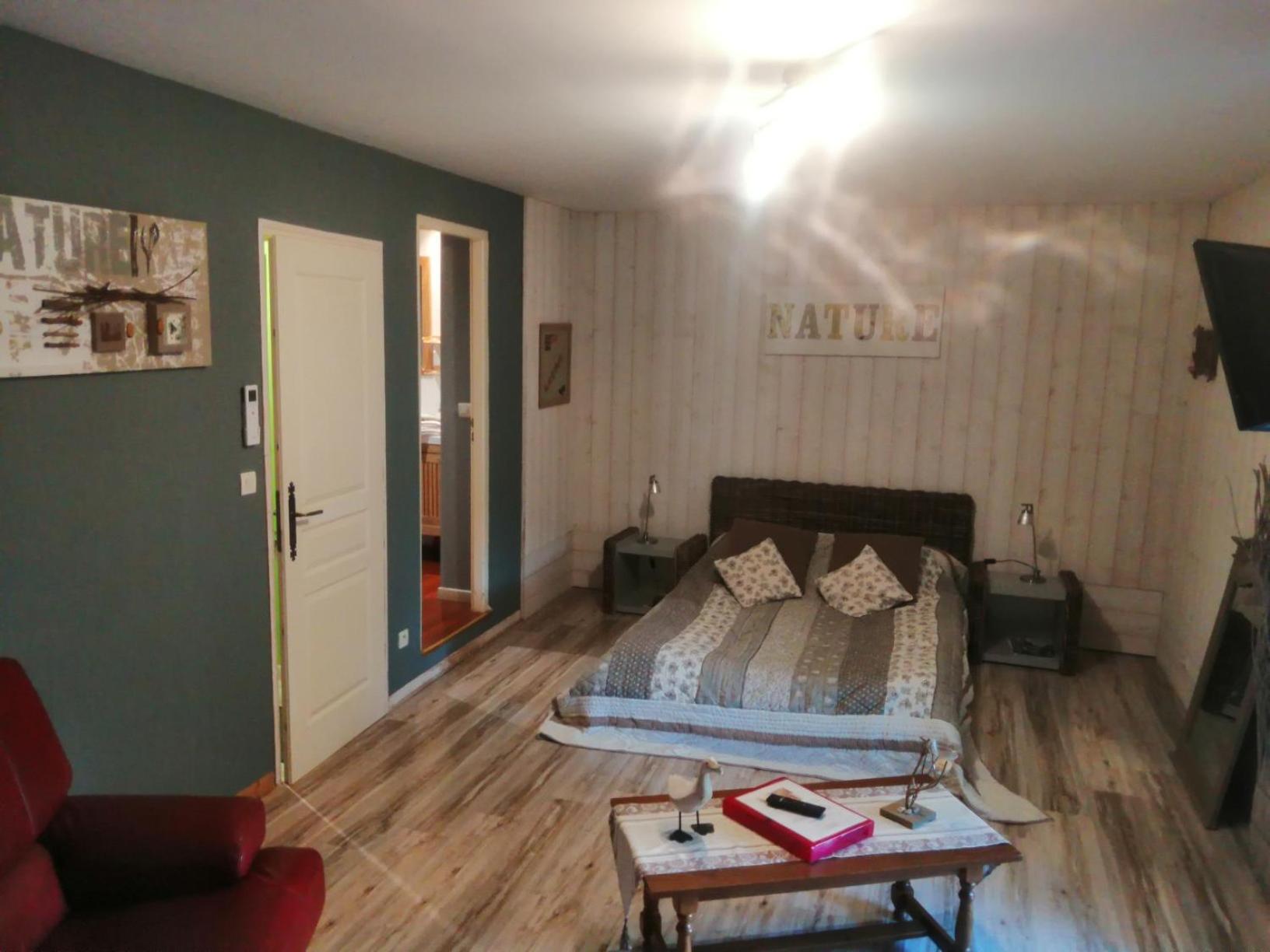 Les Tourterelles Bed & Breakfast Chabournay ภายนอก รูปภาพ