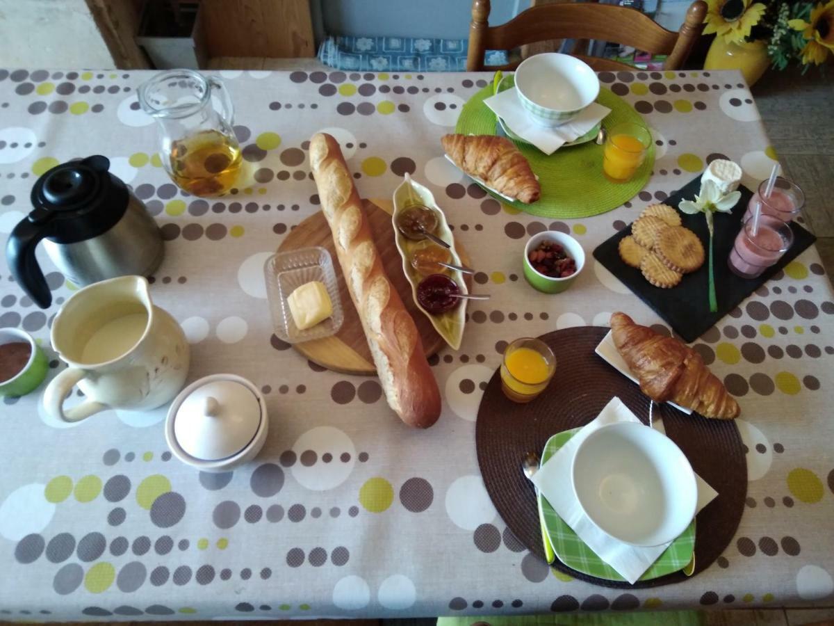 Les Tourterelles Bed & Breakfast Chabournay ภายนอก รูปภาพ