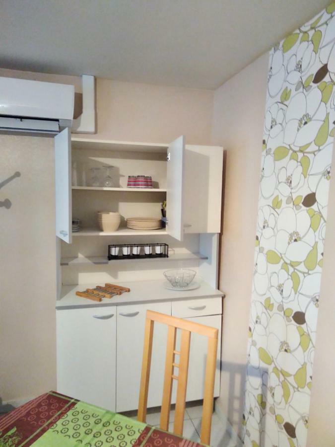 Les Tourterelles Bed & Breakfast Chabournay ภายนอก รูปภาพ